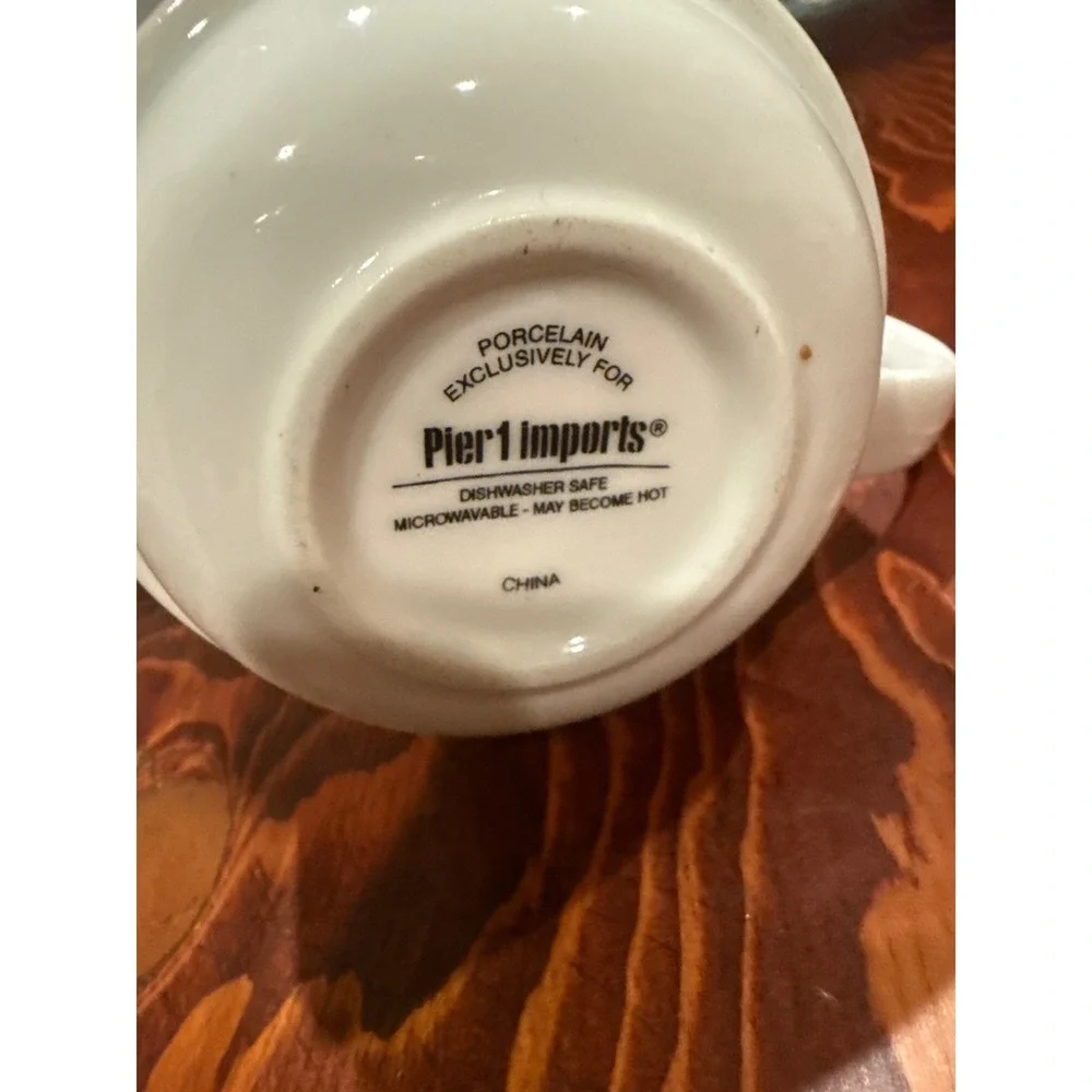 Pier 1 Imports Mustache Stacking Mugs Porcelain Set of 4 with Metal Rack‎ White
